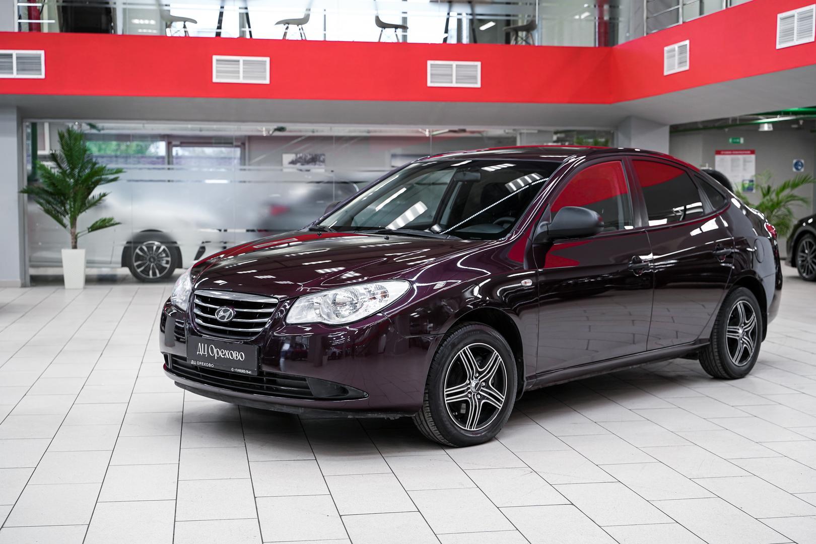 Hyundai Elantra 2010, красный, ДЦ Орехово