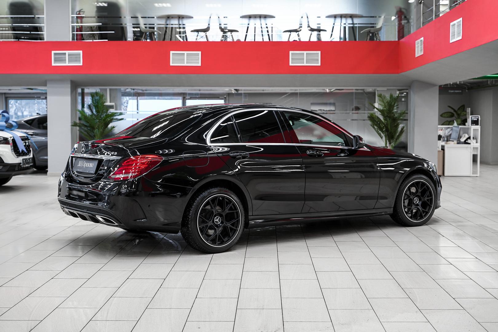 Mercedes-Benz C-Класс 2017, черный, ДЦ Орехово