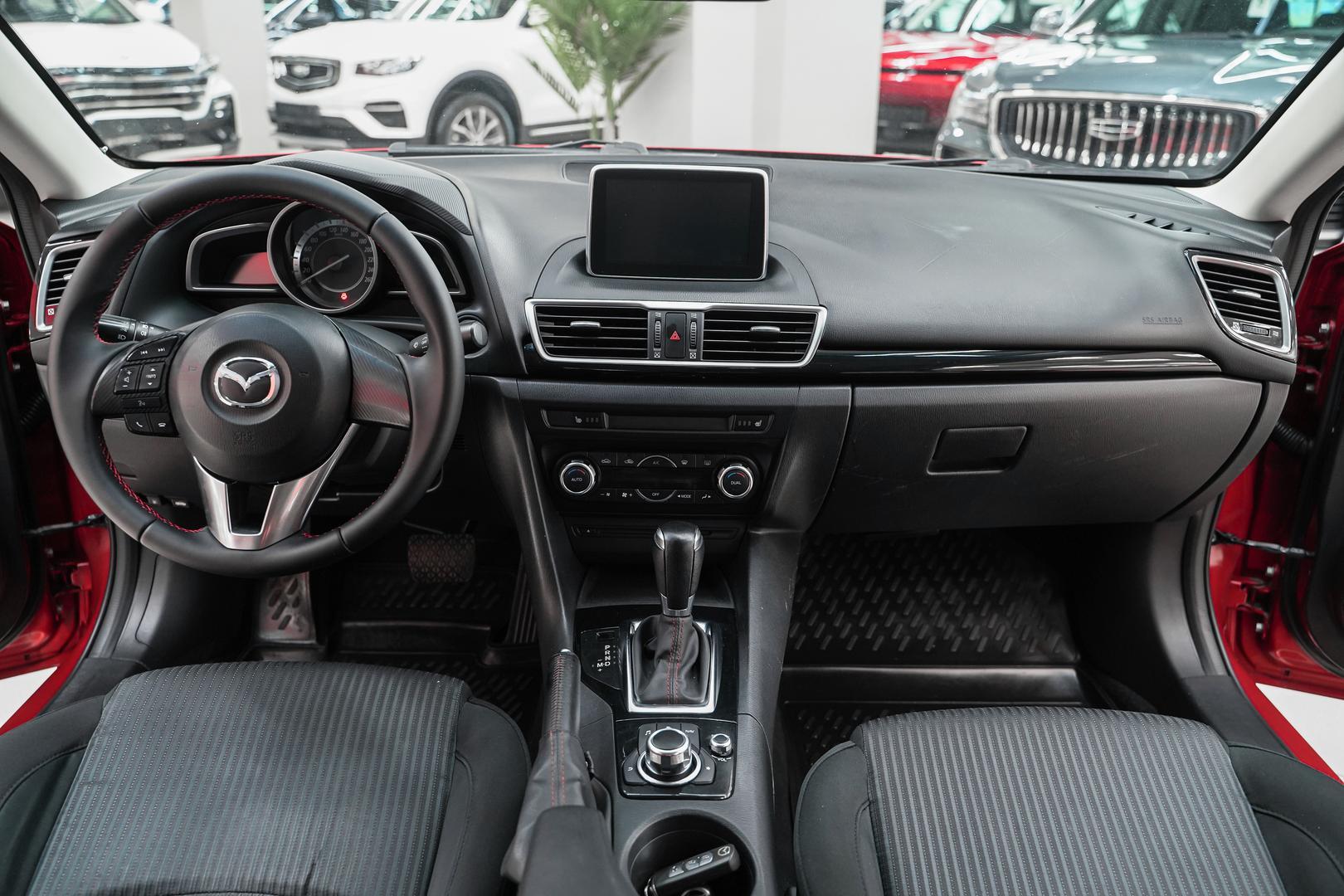 Mazda 3 2014, красный, ДЦ Орехово
