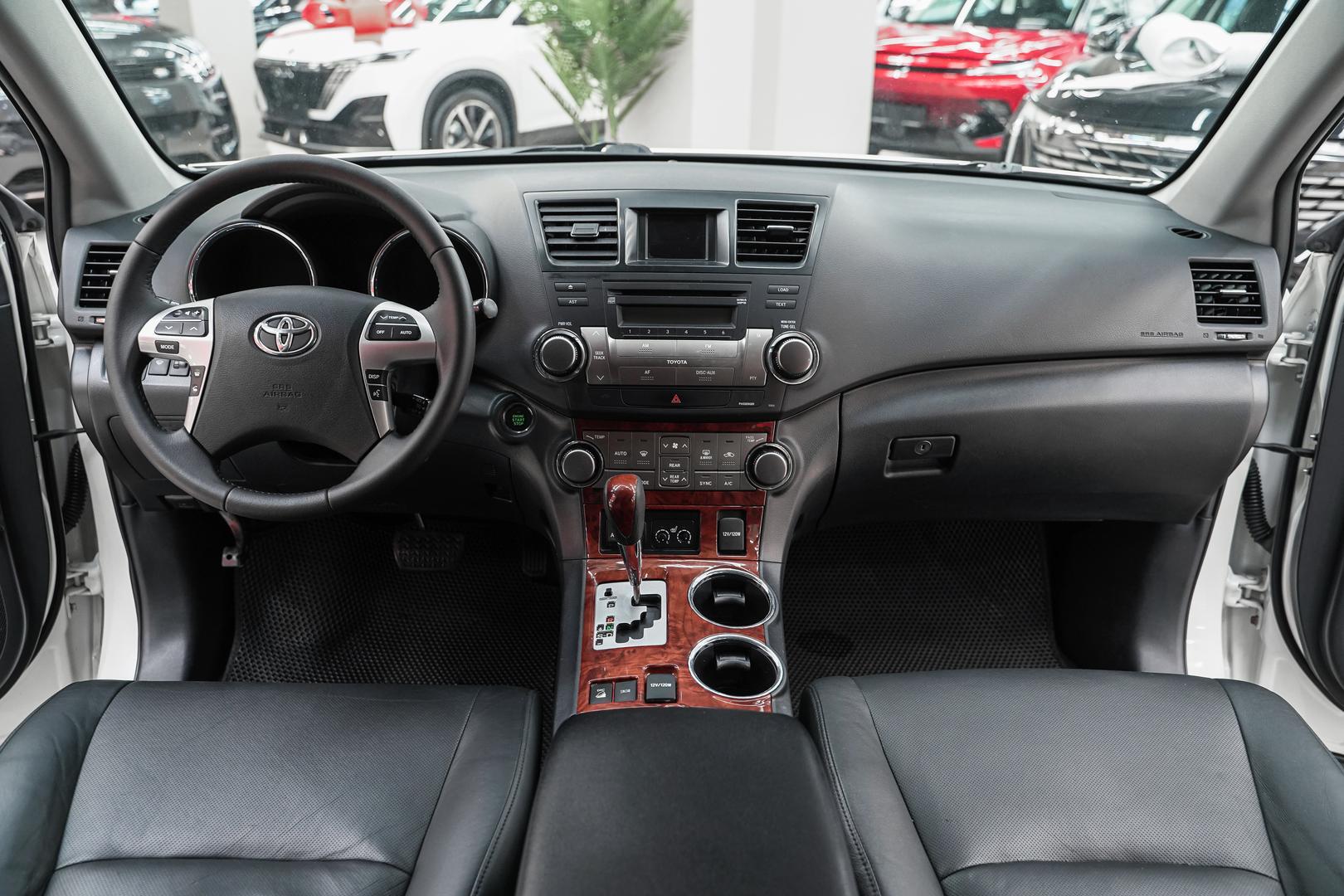 Toyota Highlander 2012, белый, ДЦ Орехово