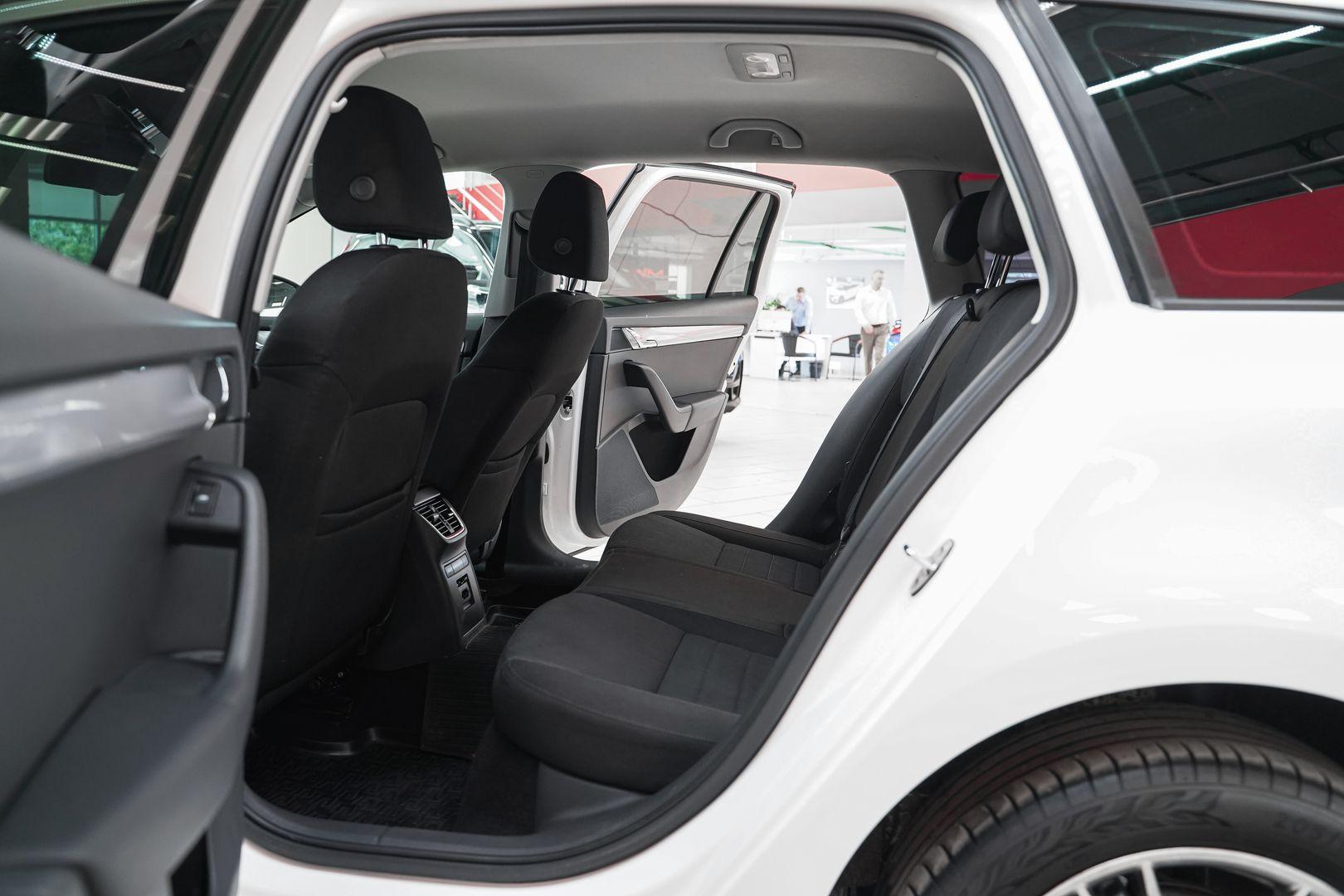 Skoda Octavia 2015, белый, ДЦ Орехово