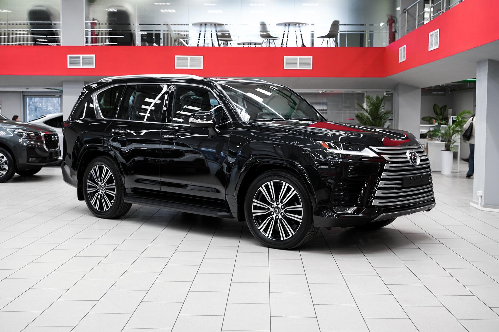 Lexus LX 2025, черный, ДЦ Орехово