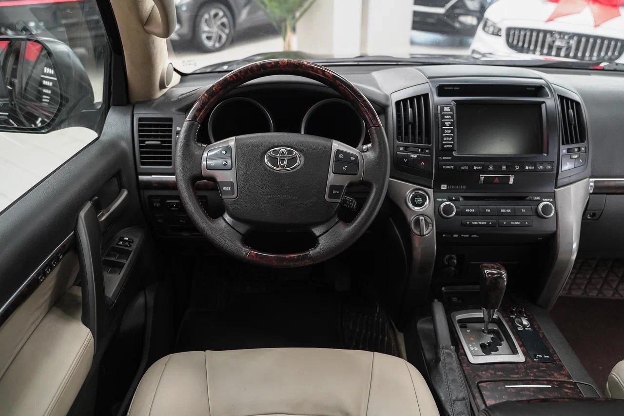 Toyota Land Cruiser 2010, черный, ДЦ Орехово