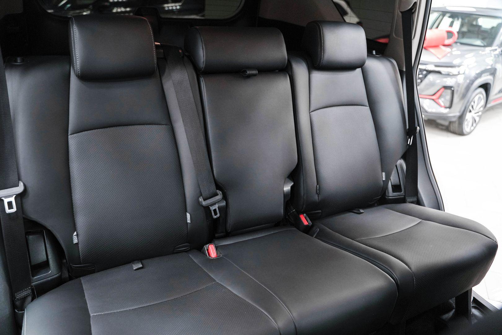 Toyota Land Cruiser Prado 2016, белый, ДЦ Орехово