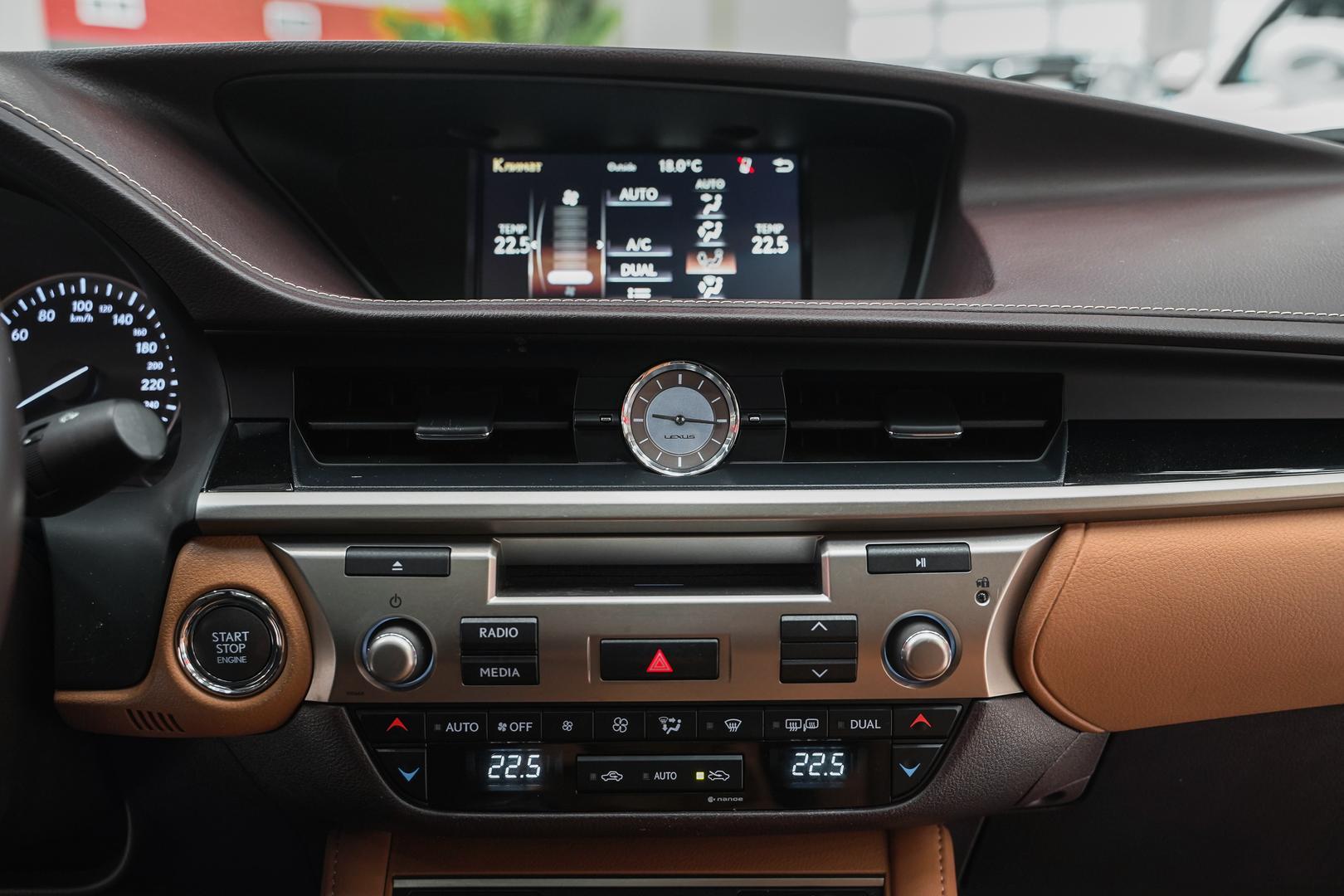 Lexus ES 2017, черный, ДЦ Орехово