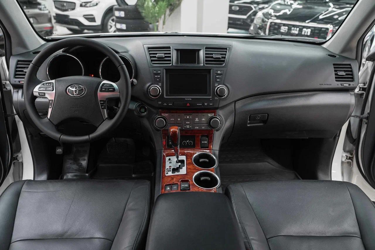 Toyota Highlander 2011, белый, ДЦ Орехово