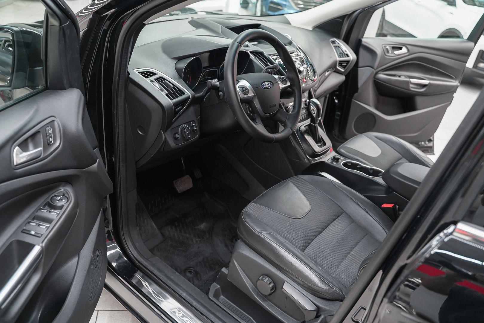 Ford Kuga 2013, черный, ДЦ Орехово