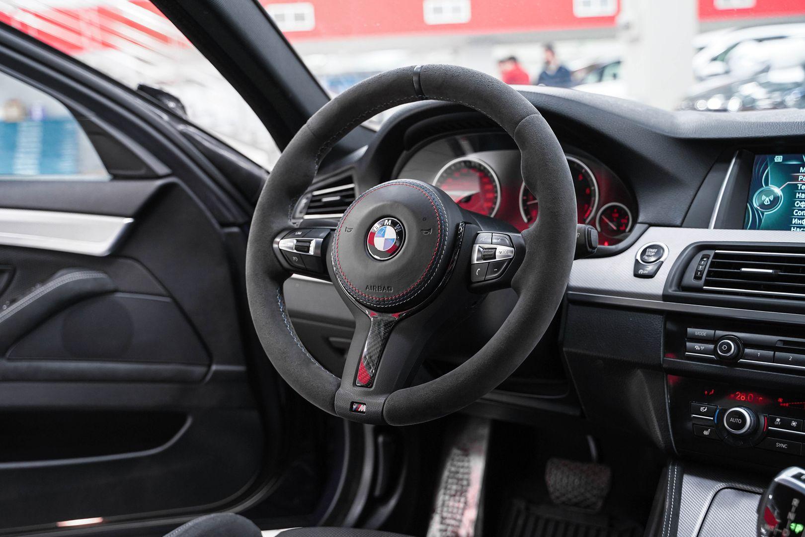 BMW 5 серии 2014, синий, ДЦ Орехово
