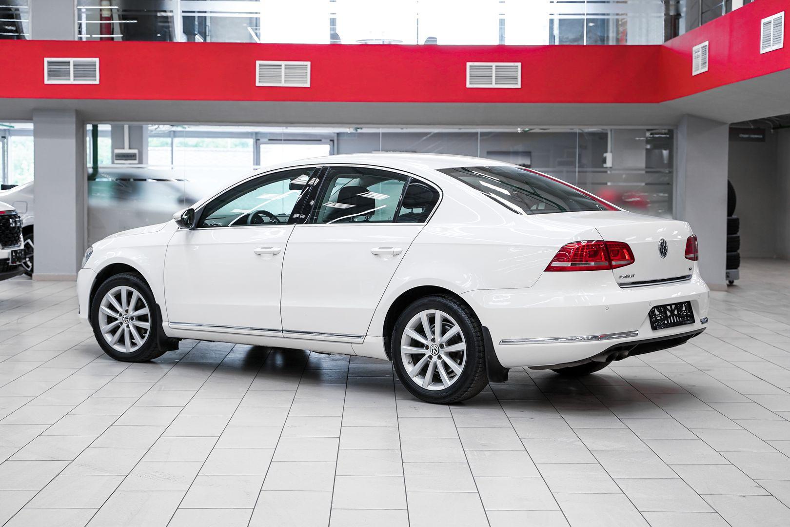 Volkswagen Passat 2013, белый, ДЦ Орехово