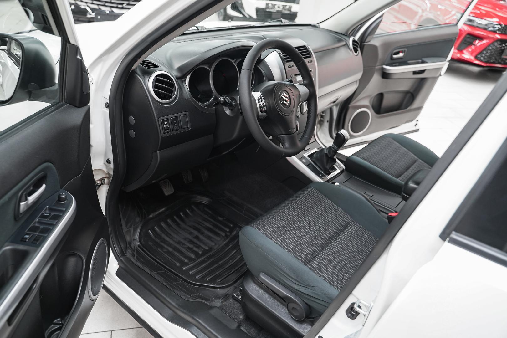 Suzuki Grand Vitara 2014, белый, ДЦ Орехово