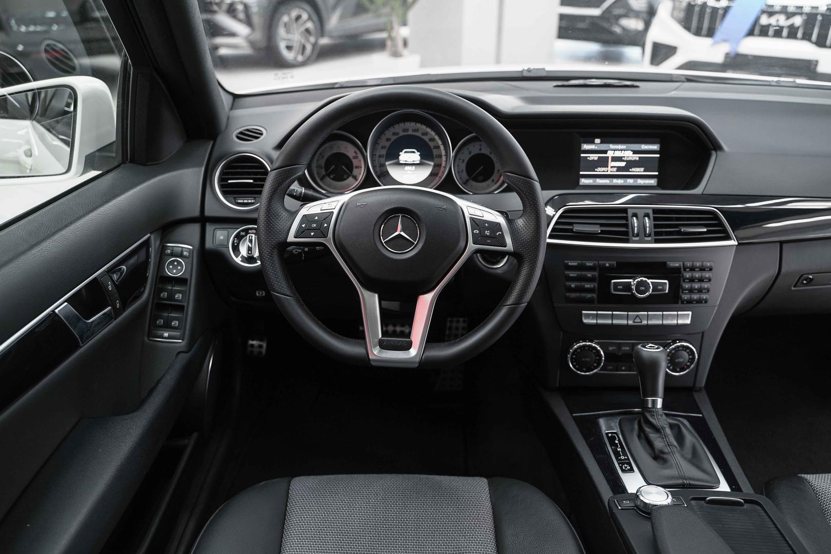 Mercedes-Benz C-Класс 2012, белый, ДЦ Орехово