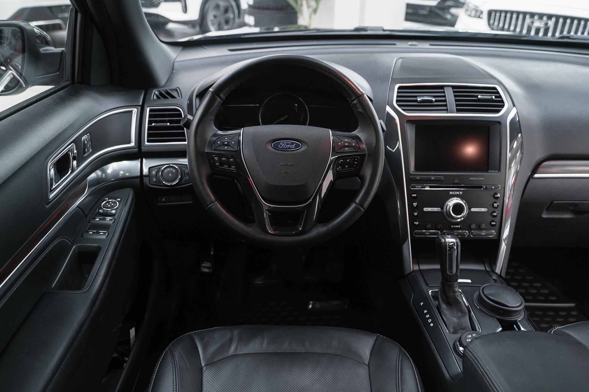 Ford Explorer 2016, черный, ДЦ Орехово