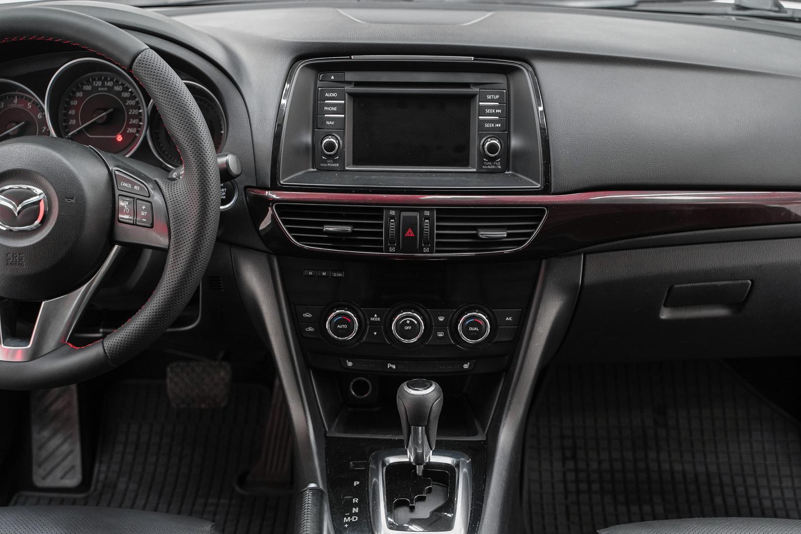 Mazda 6 2013, белый, ДЦ Орехово