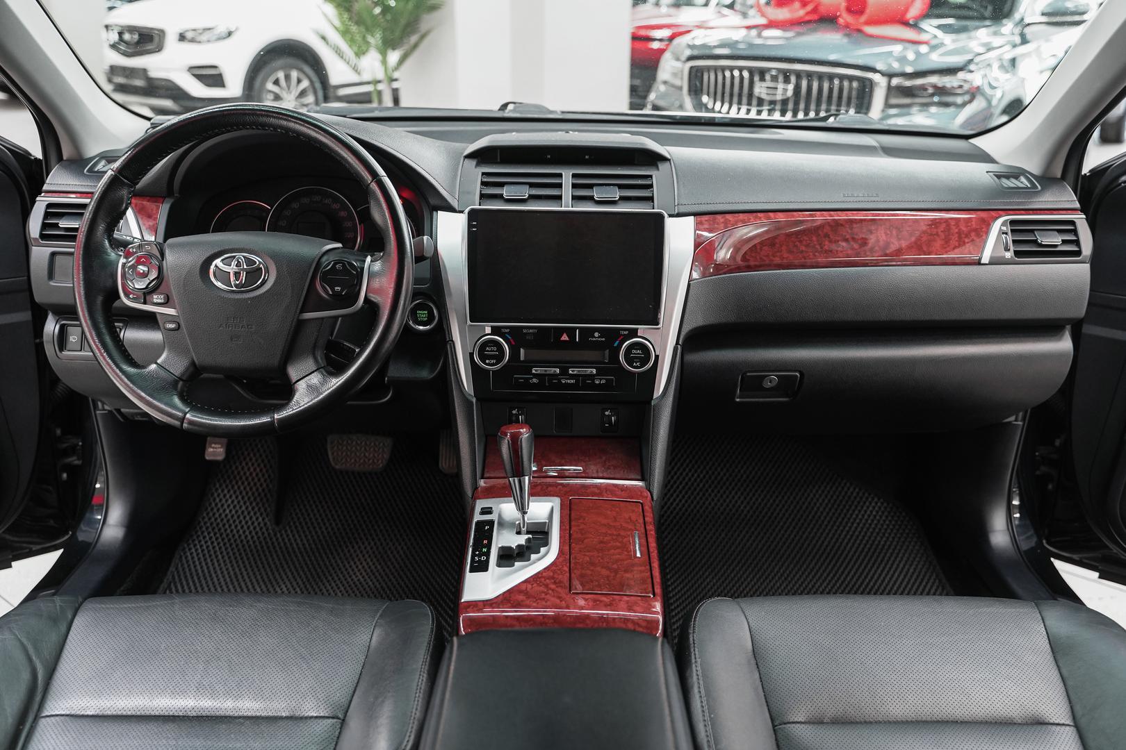 Toyota Camry 2014, черный, ДЦ Орехово