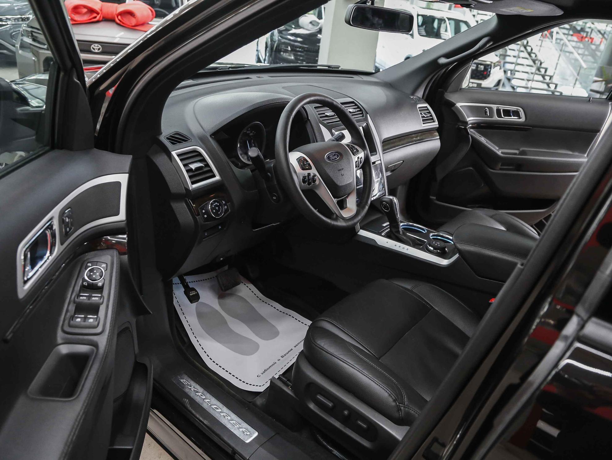 Ford Explorer 2013, черный, ДЦ Орехово
