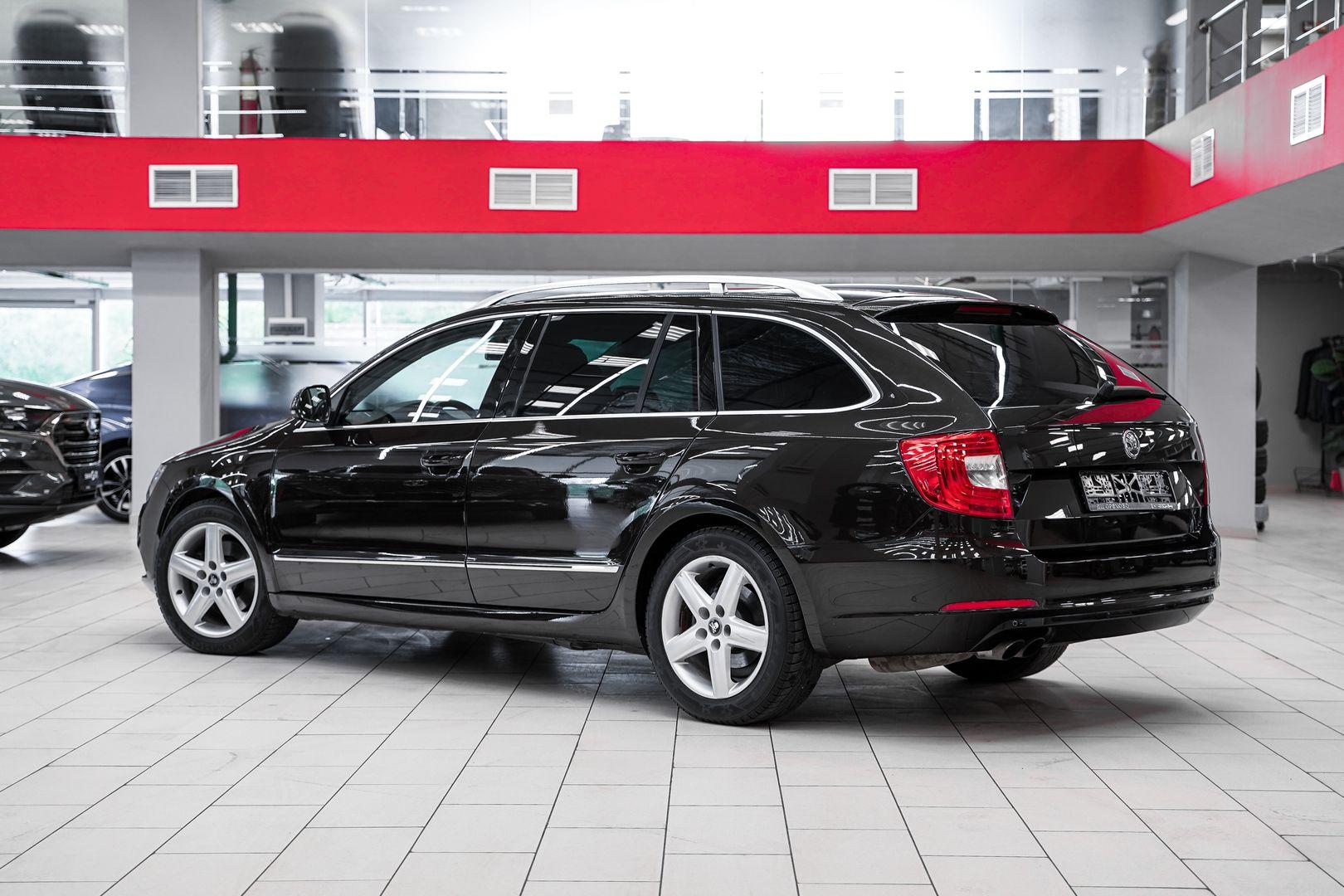 Skoda Superb 2014, коричневый, ДЦ Орехово