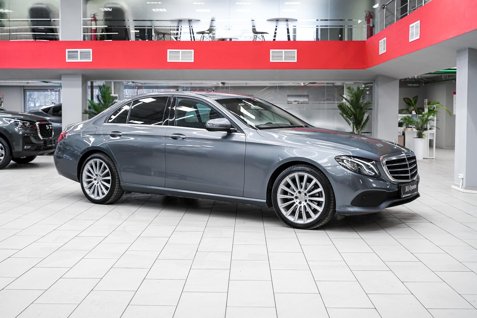 Mercedes-Benz E-Класс 2017, серый, ДЦ Орехово