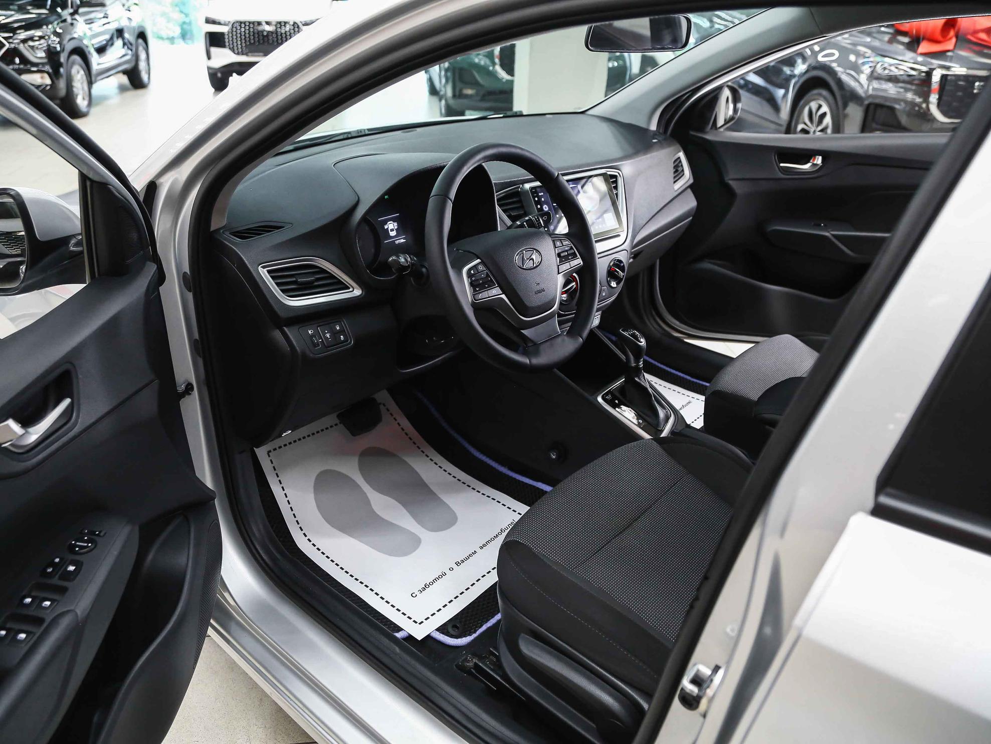 Hyundai Solaris 2019, серебряный, ДЦ Орехово