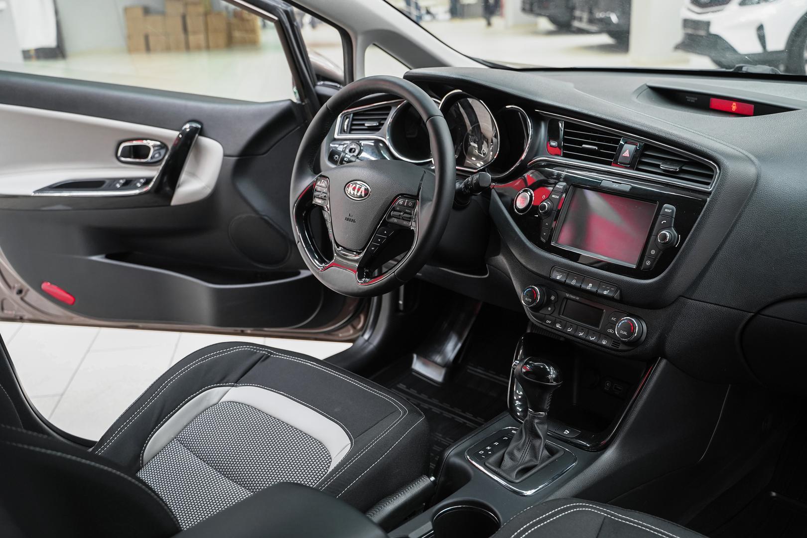 Kia Ceed 2017, коричневый, ДЦ Орехово