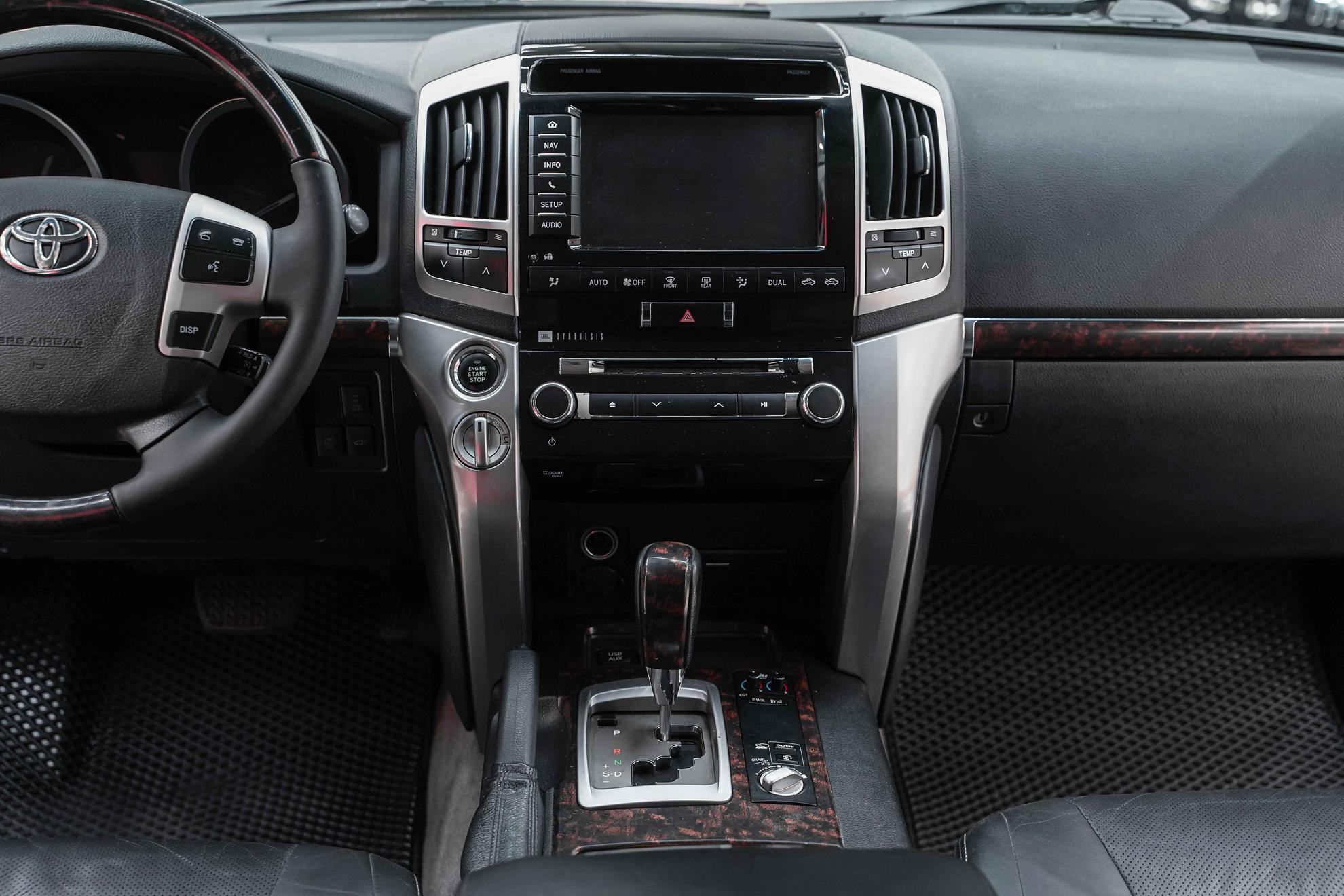 Toyota Land Cruiser 2014, черный, ДЦ Орехово