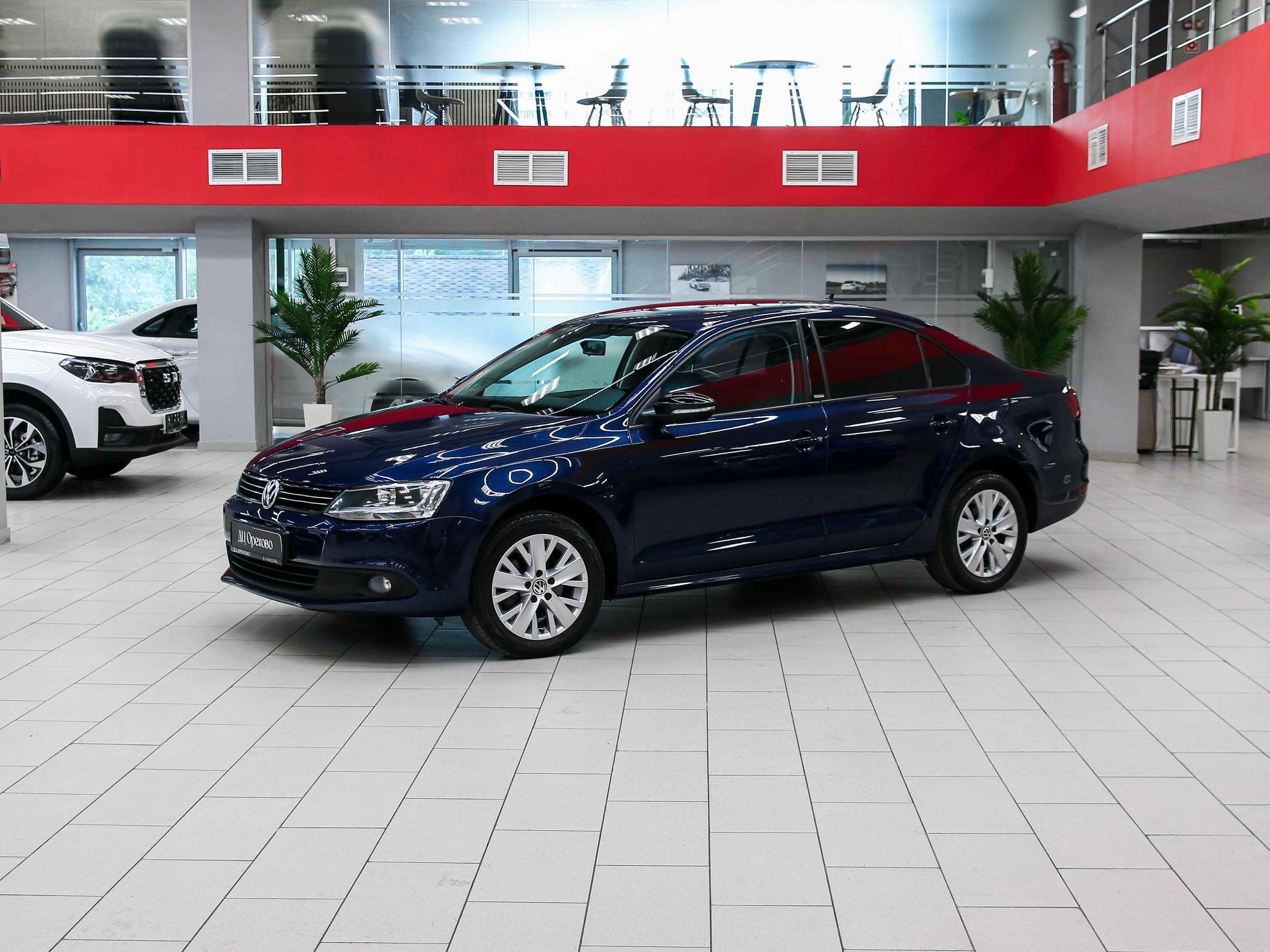Volkswagen Jetta 2014, синий, ДЦ Орехово