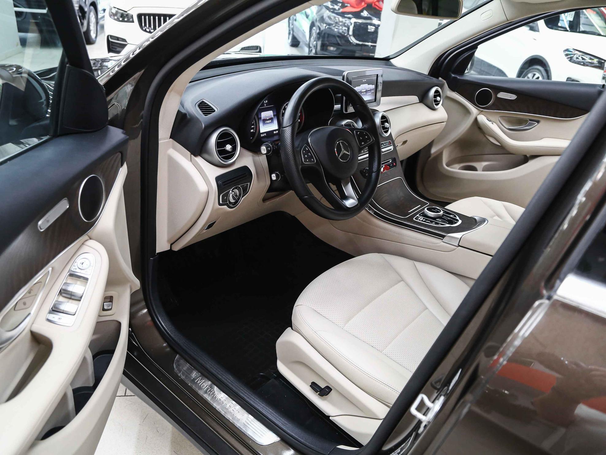 Mercedes-Benz GLC 2015, коричневый, ДЦ Орехово