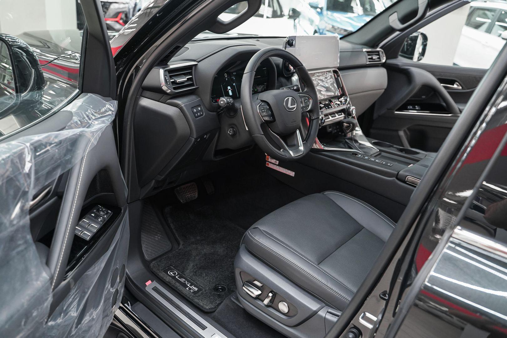 Lexus LX 2025, черный, ДЦ Орехово
