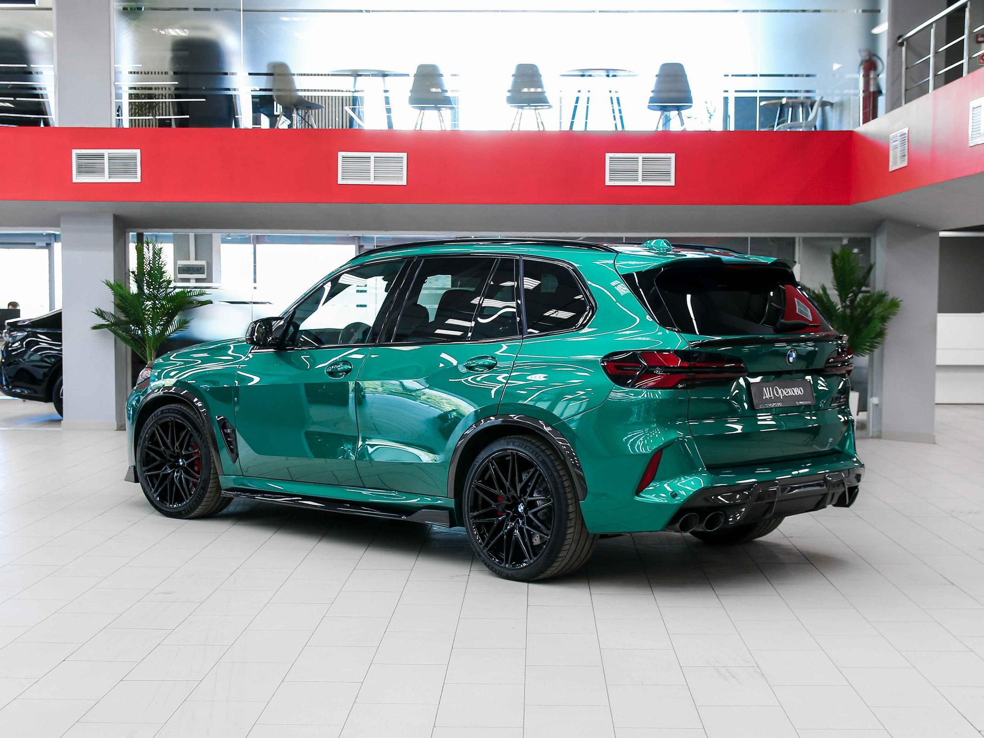 BMW X5 M 2023, зеленый, ДЦ Орехово