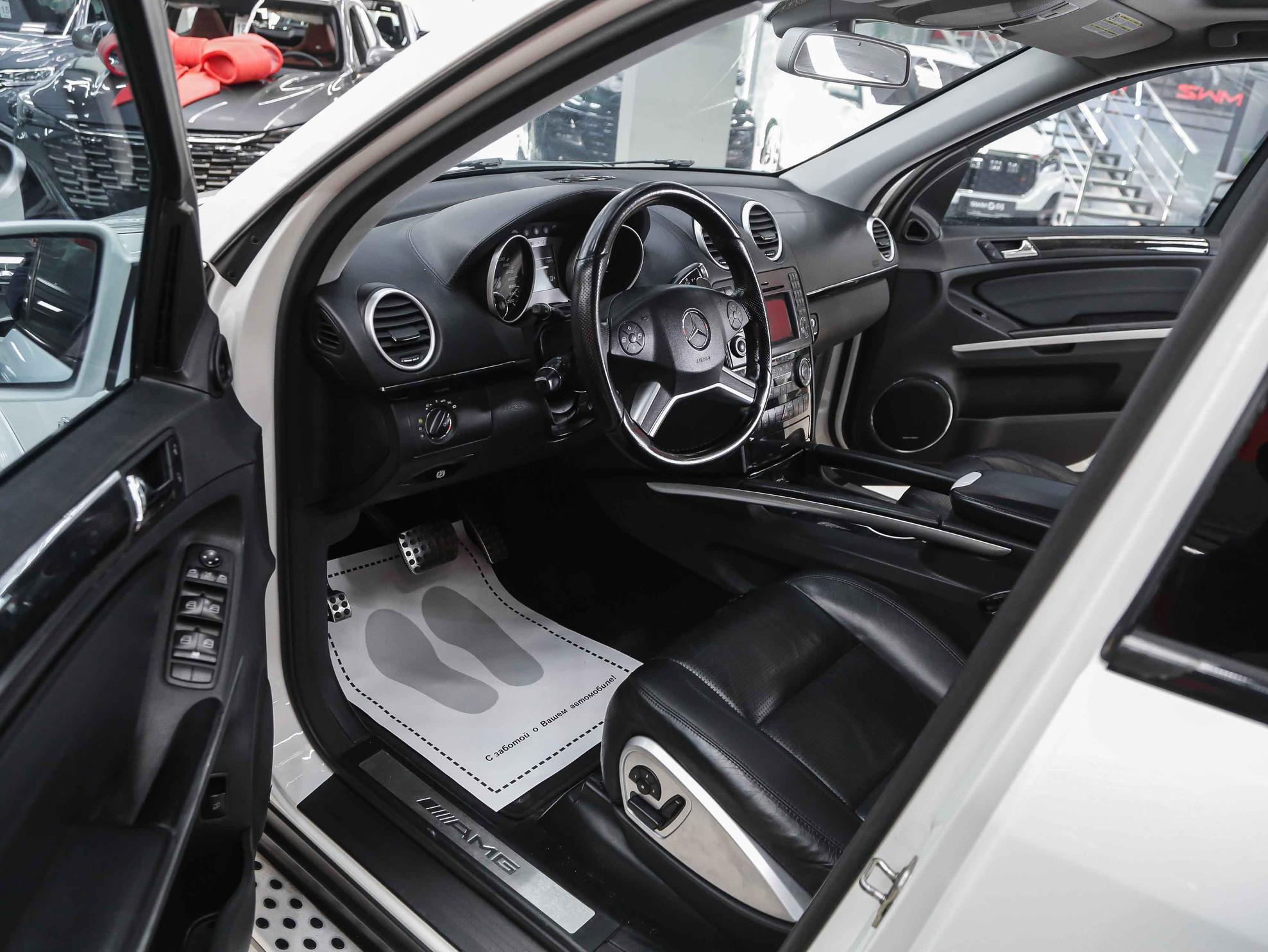 Mercedes-Benz M-Класс AMG 2010, белый, ДЦ Орехово