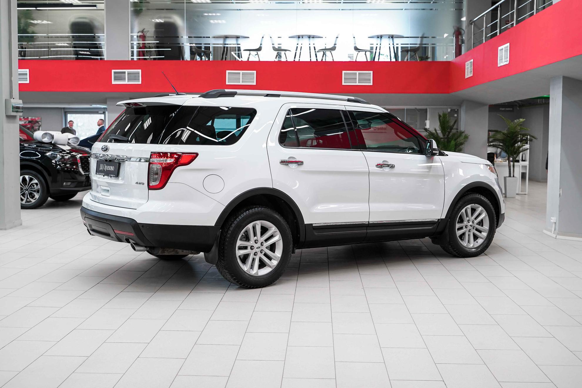 Ford Explorer 2013, белый, ДЦ Орехово