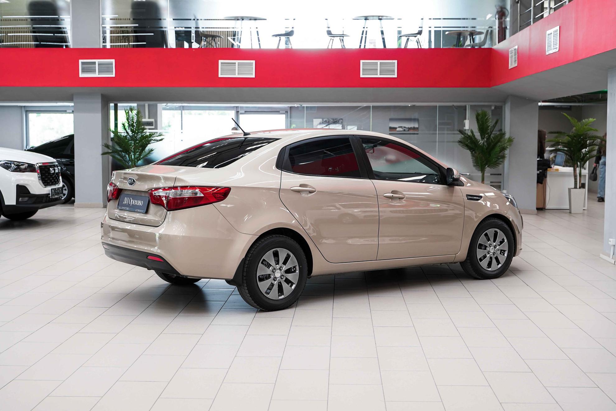 Kia Rio 2012, бежевый, ДЦ Орехово