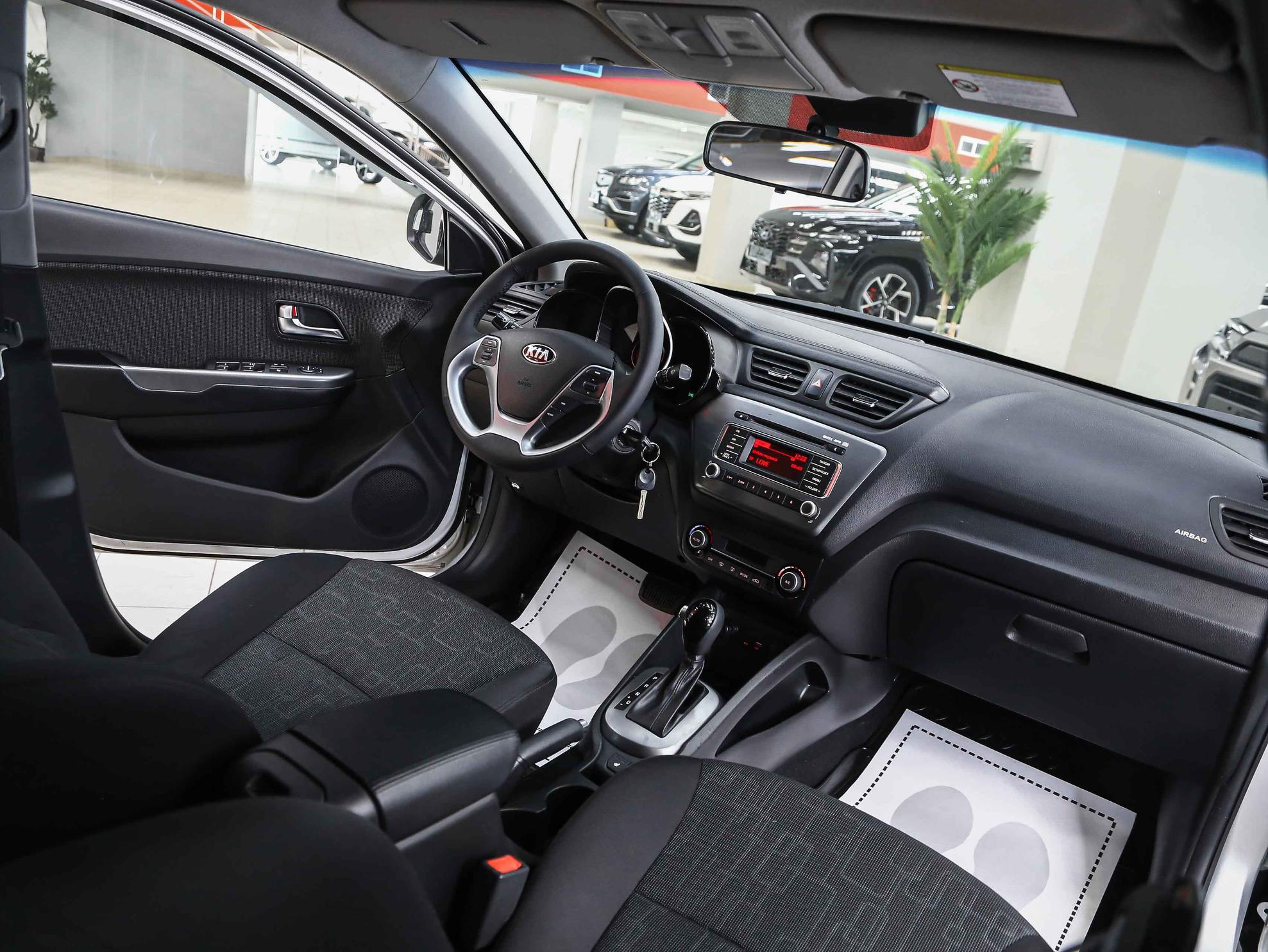 Kia Rio 2016, серебряный, ДЦ Орехово
