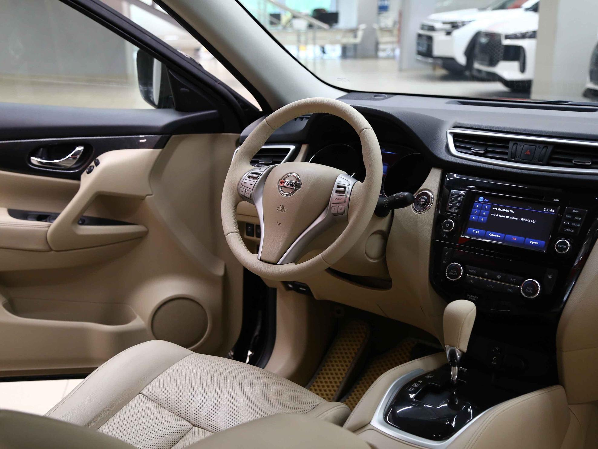 Nissan X-Trail 2016, черный, ДЦ Орехово