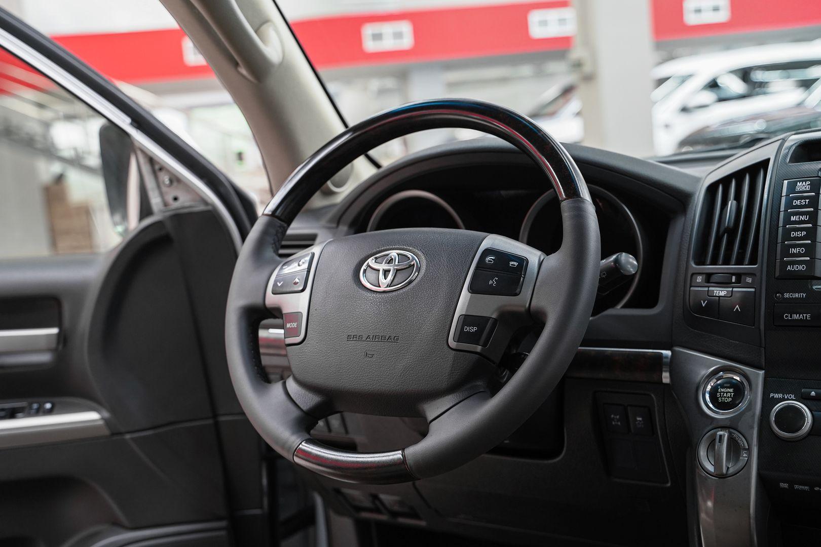 Toyota Land Cruiser 2008, серый, ДЦ Орехово