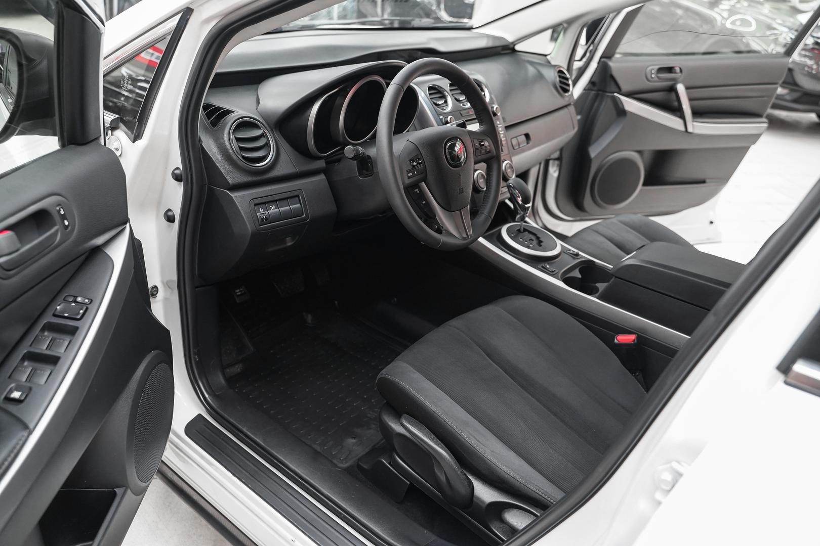 Mazda CX-7 2011, белый, ДЦ Орехово