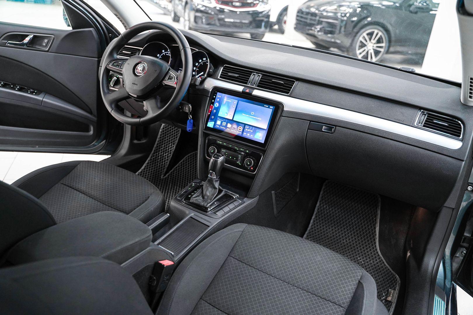 Skoda Superb 2013, серый, ДЦ Орехово