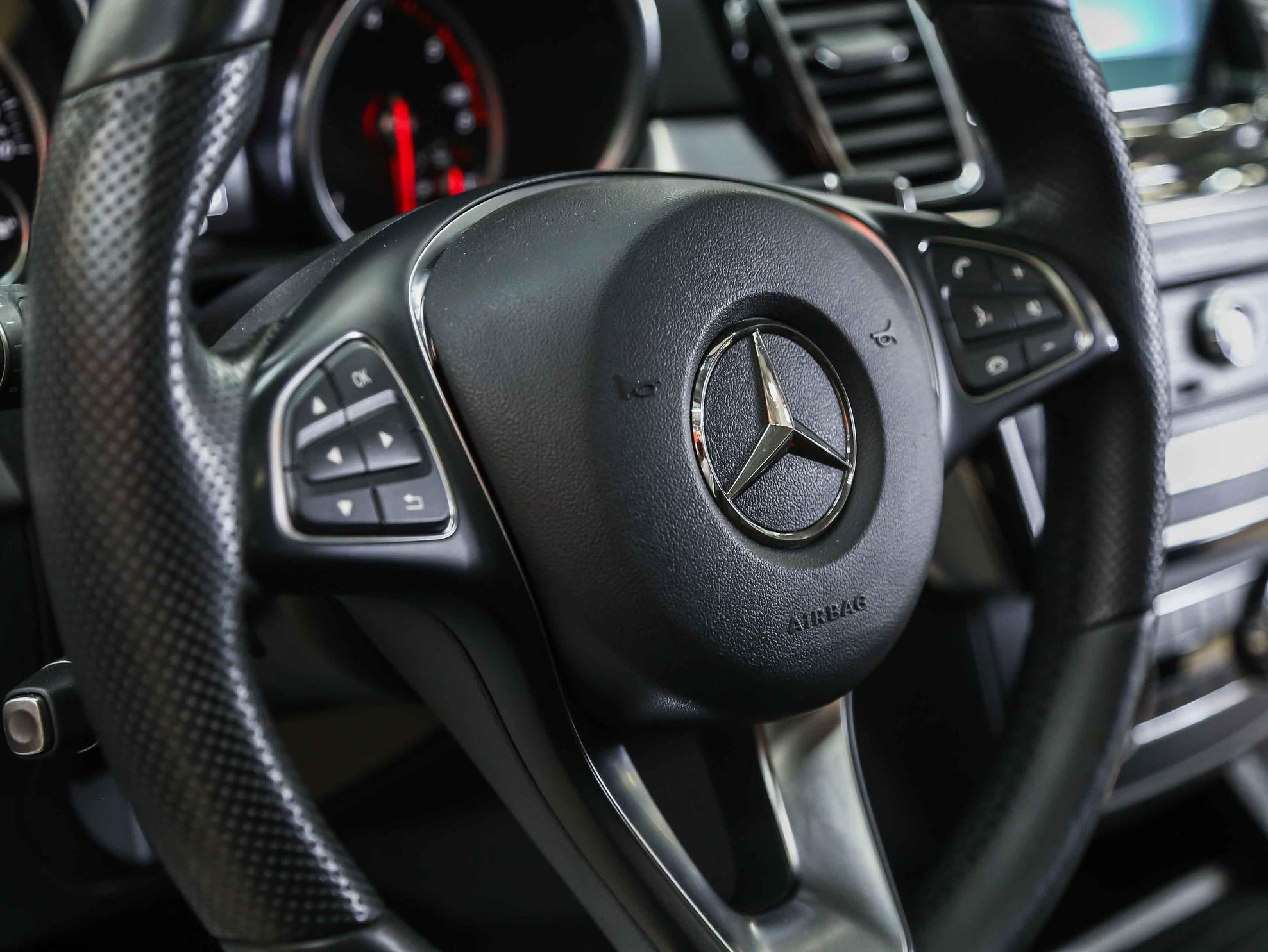 Mercedes-Benz GLE 2016, белый, ДЦ Орехово