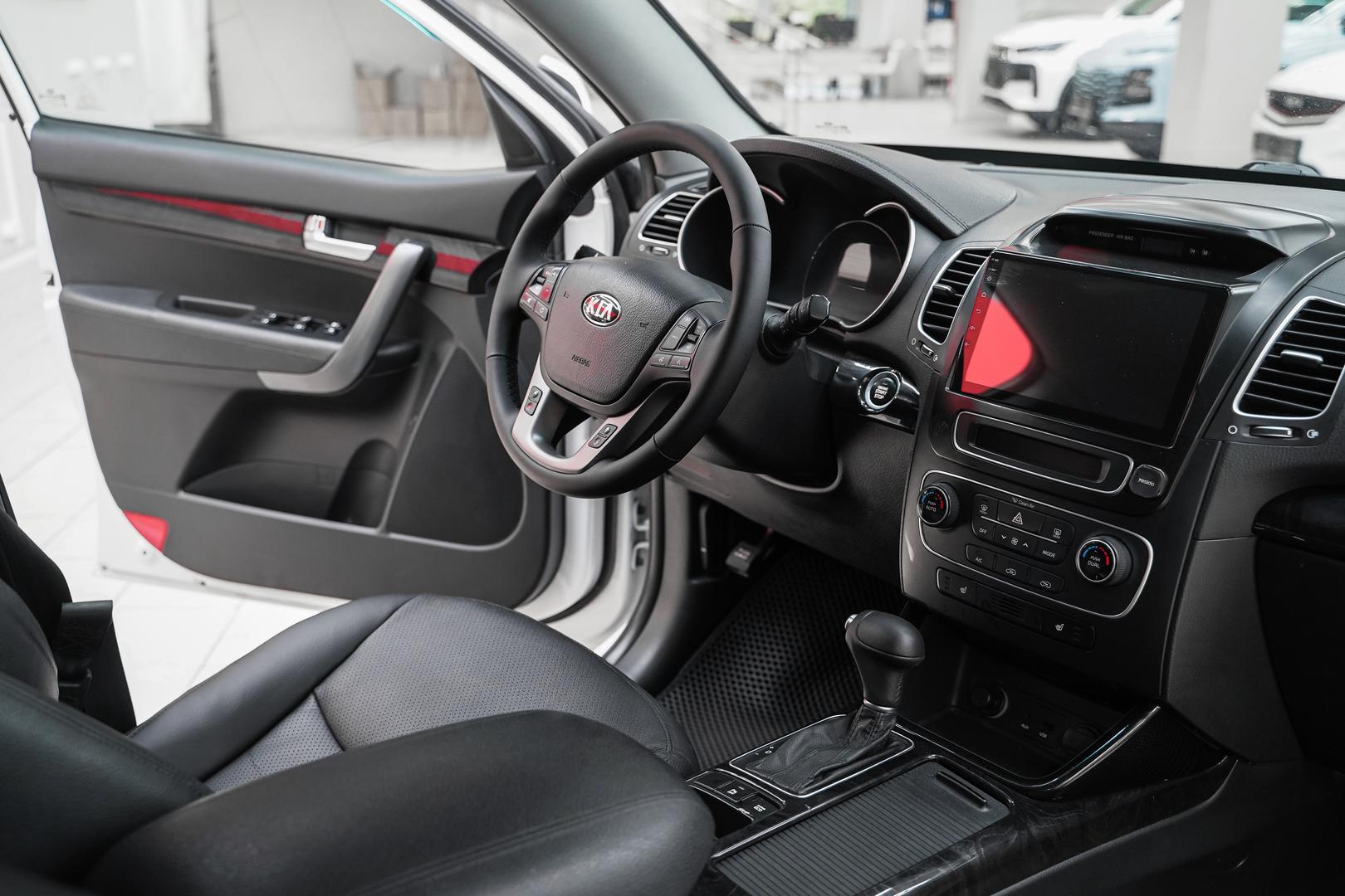Kia Sorento 2013, белый, ДЦ Орехово