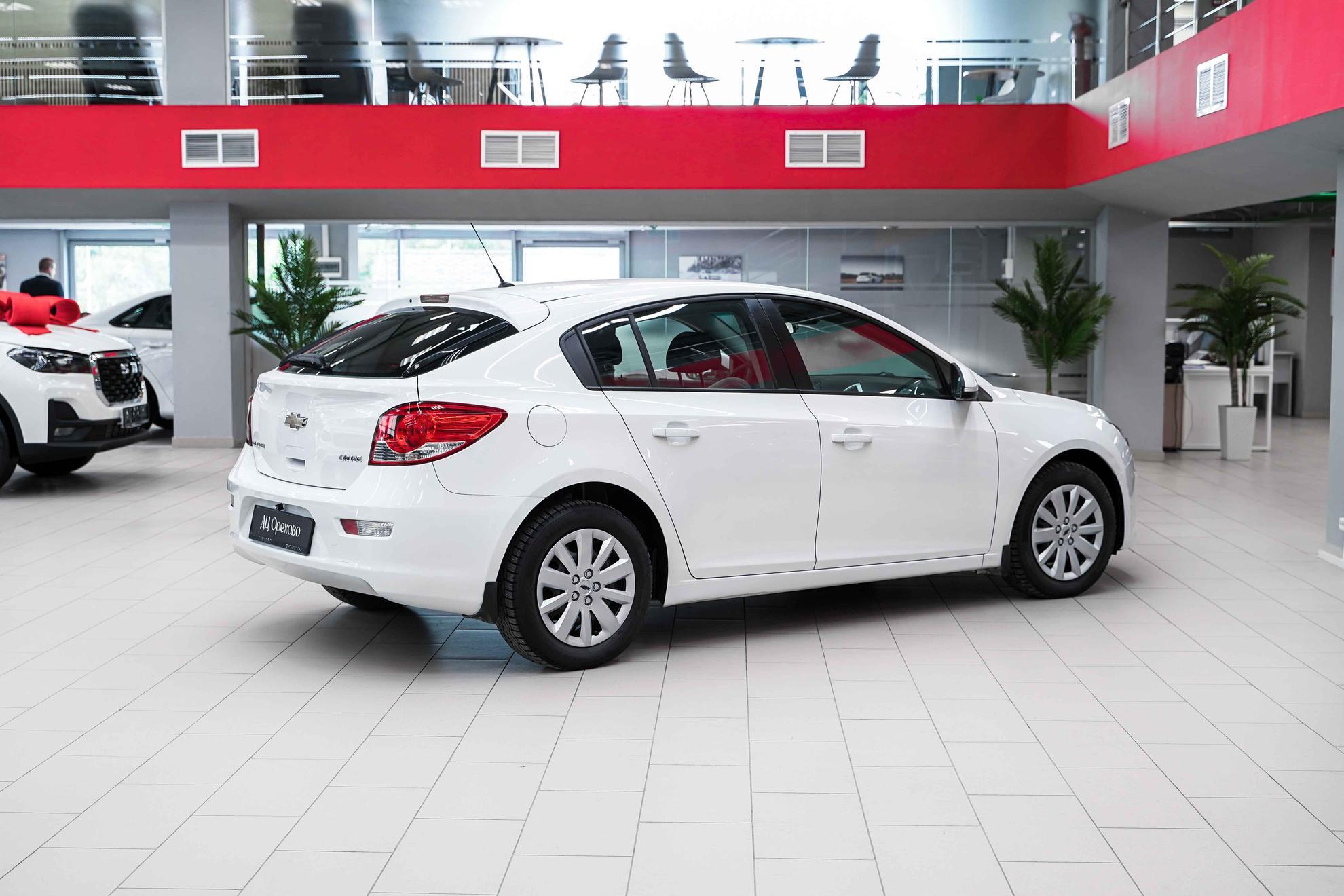 Chevrolet Cruze 2014, белый, ДЦ Орехово