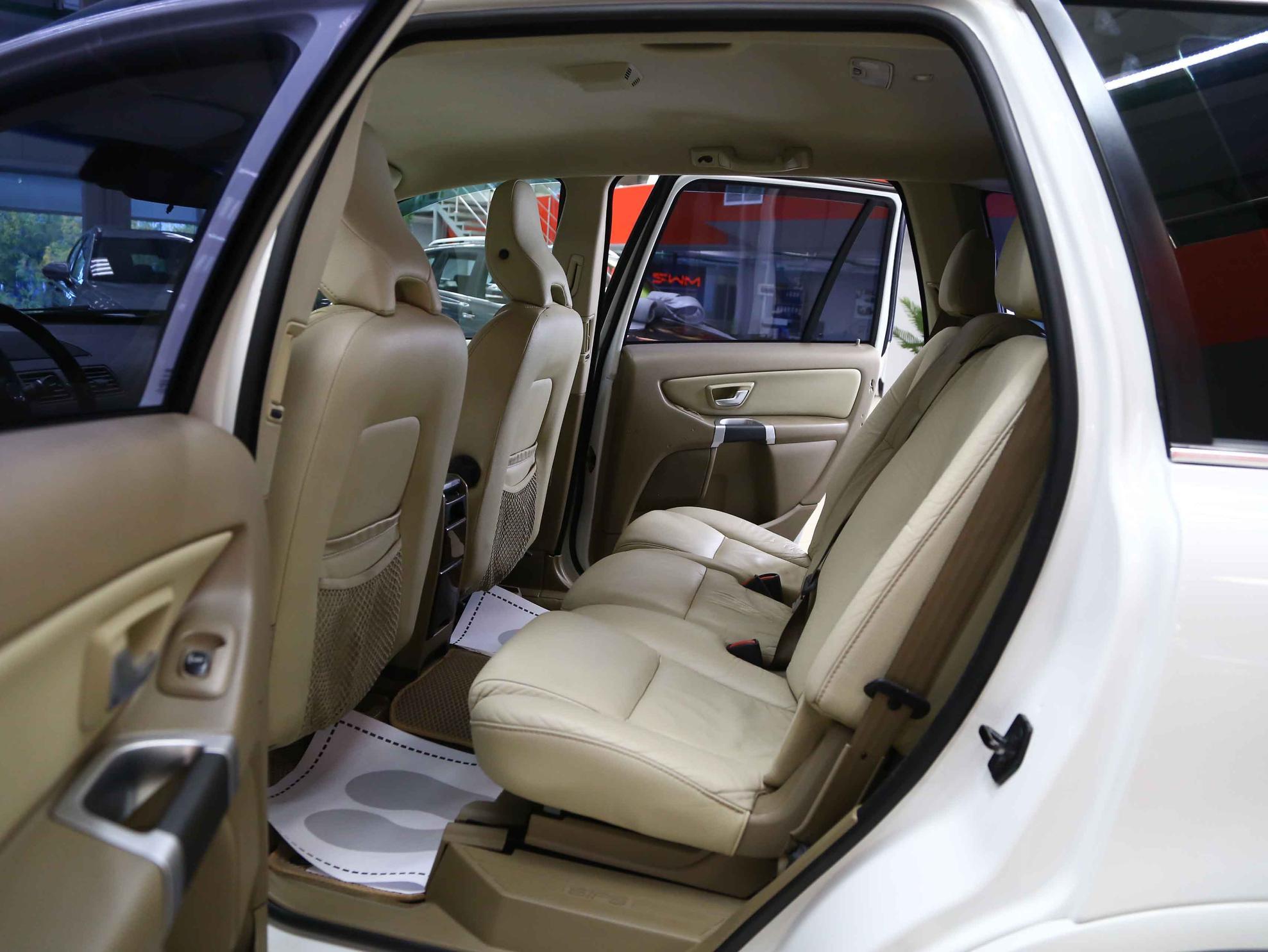 Volvo XC90 2011, белый, ДЦ Орехово