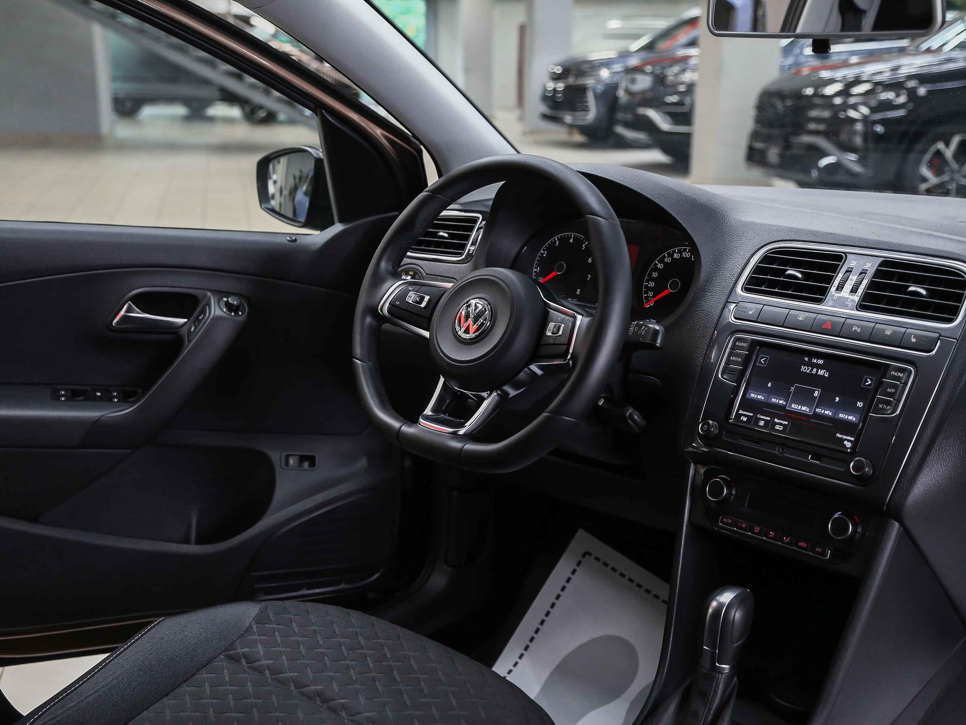 Volkswagen Polo 2018, коричневый, ДЦ Орехово
