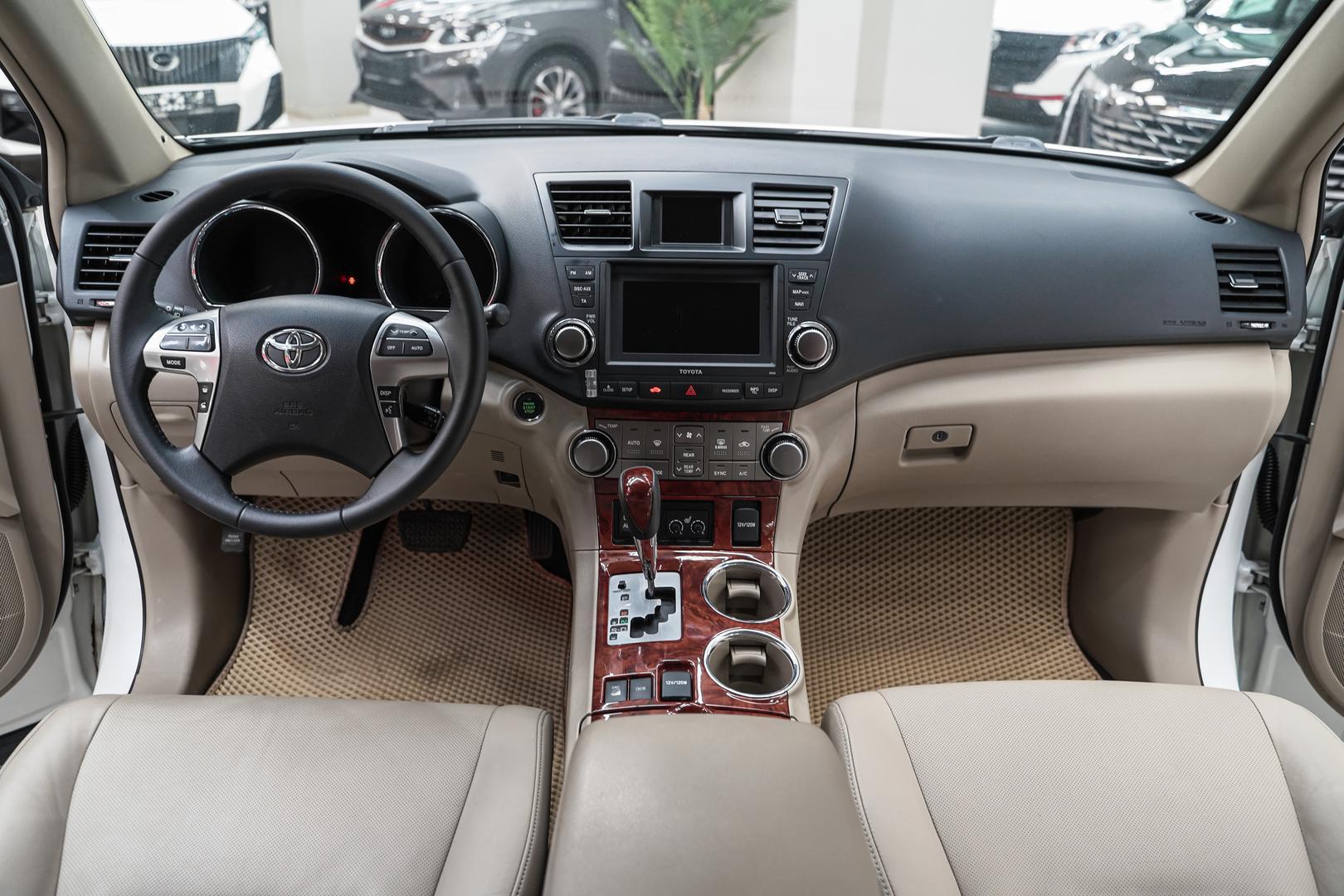 Toyota Highlander 2013, белый, ДЦ Орехово