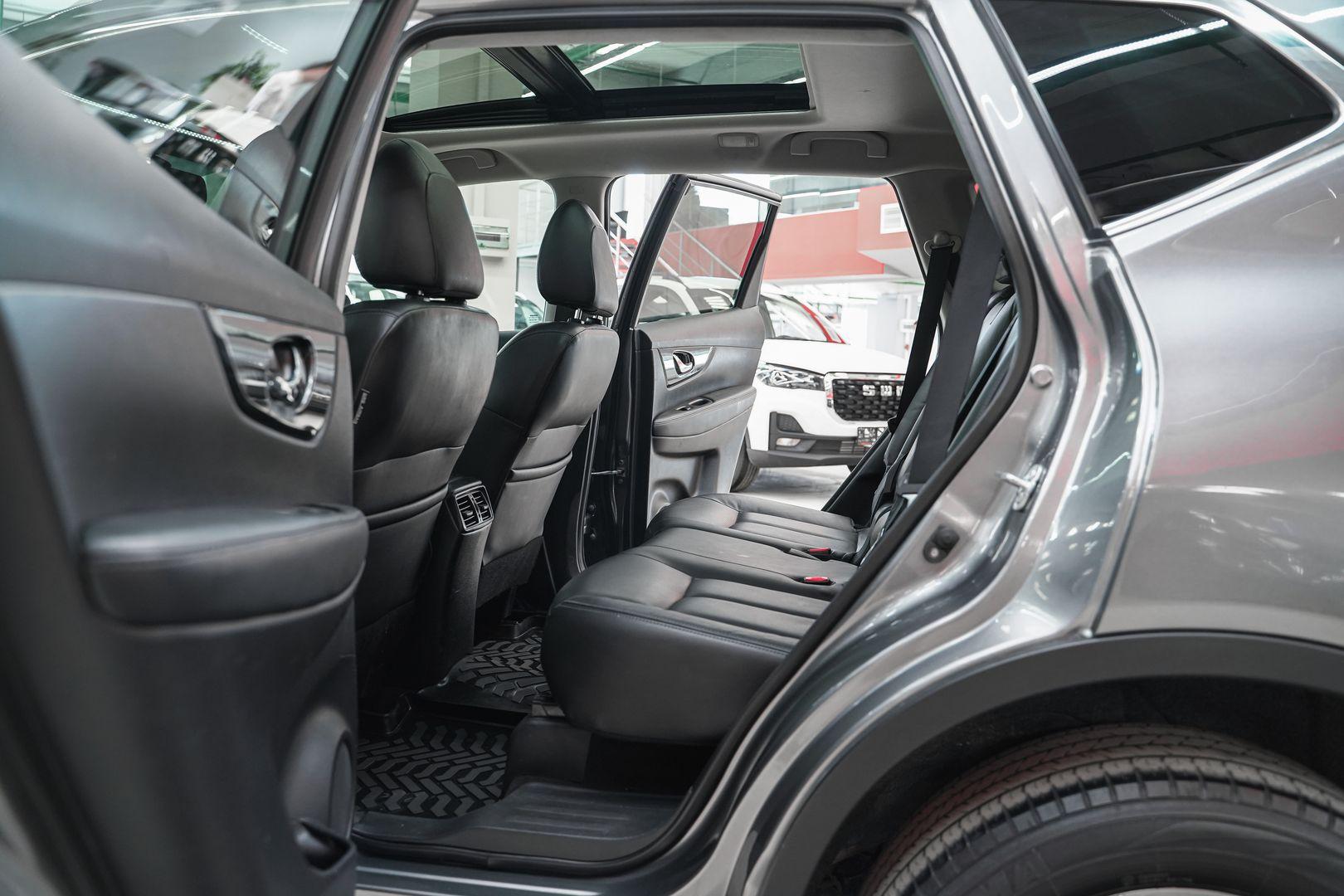Nissan X-Trail 2016, серый, ДЦ Орехово