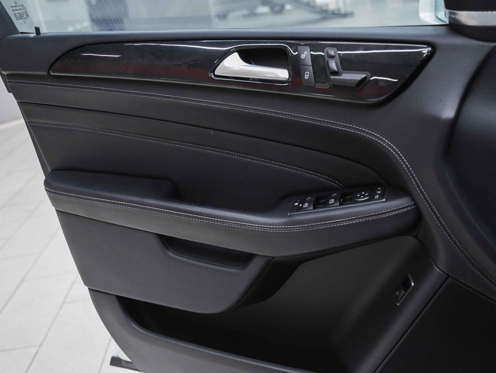 Mercedes-Benz M-Класс 2013, белый, ДЦ Орехово