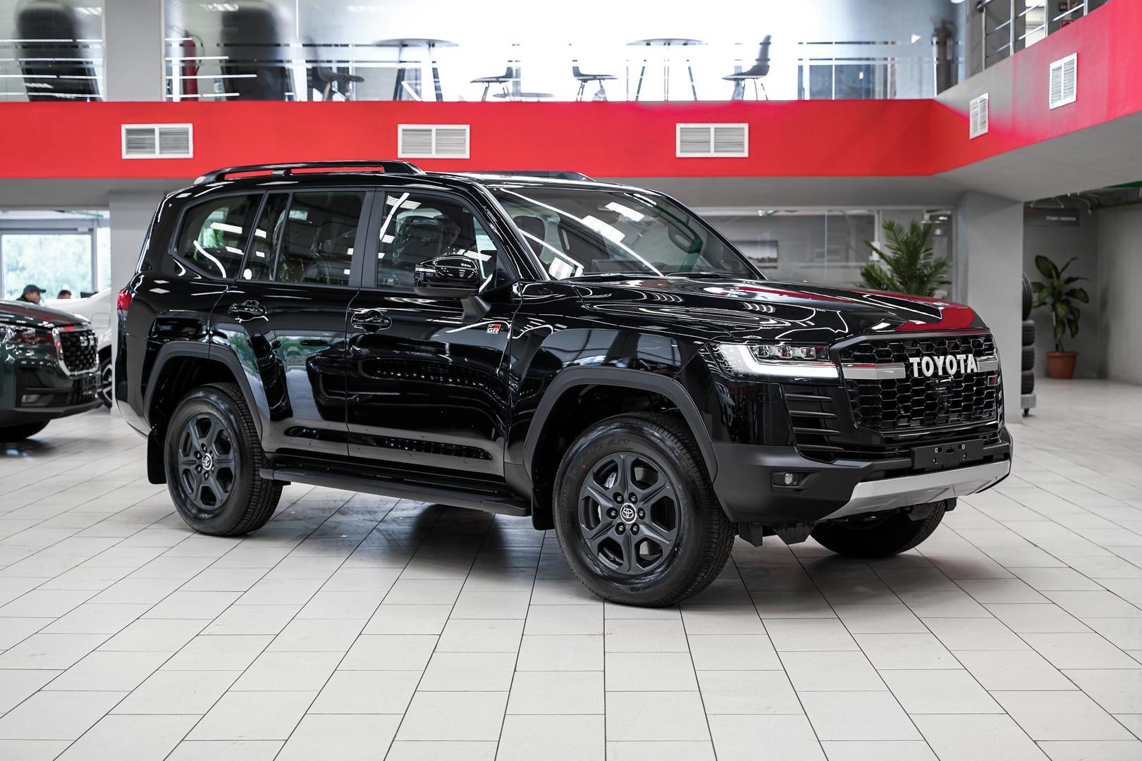 Toyota Land Cruiser 2025, черный, ДЦ Орехово