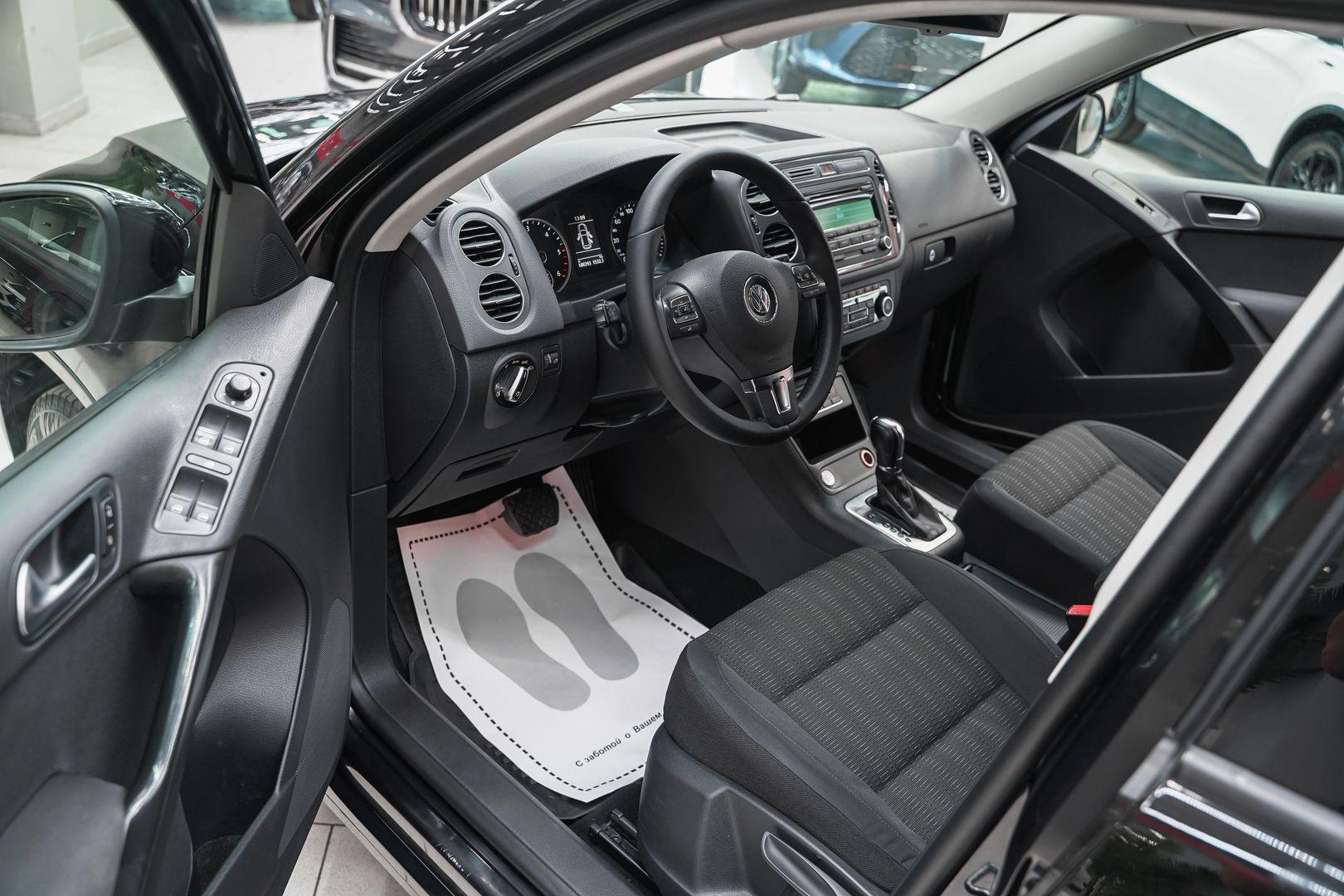 Volkswagen Tiguan 2012, черный, ДЦ Орехово