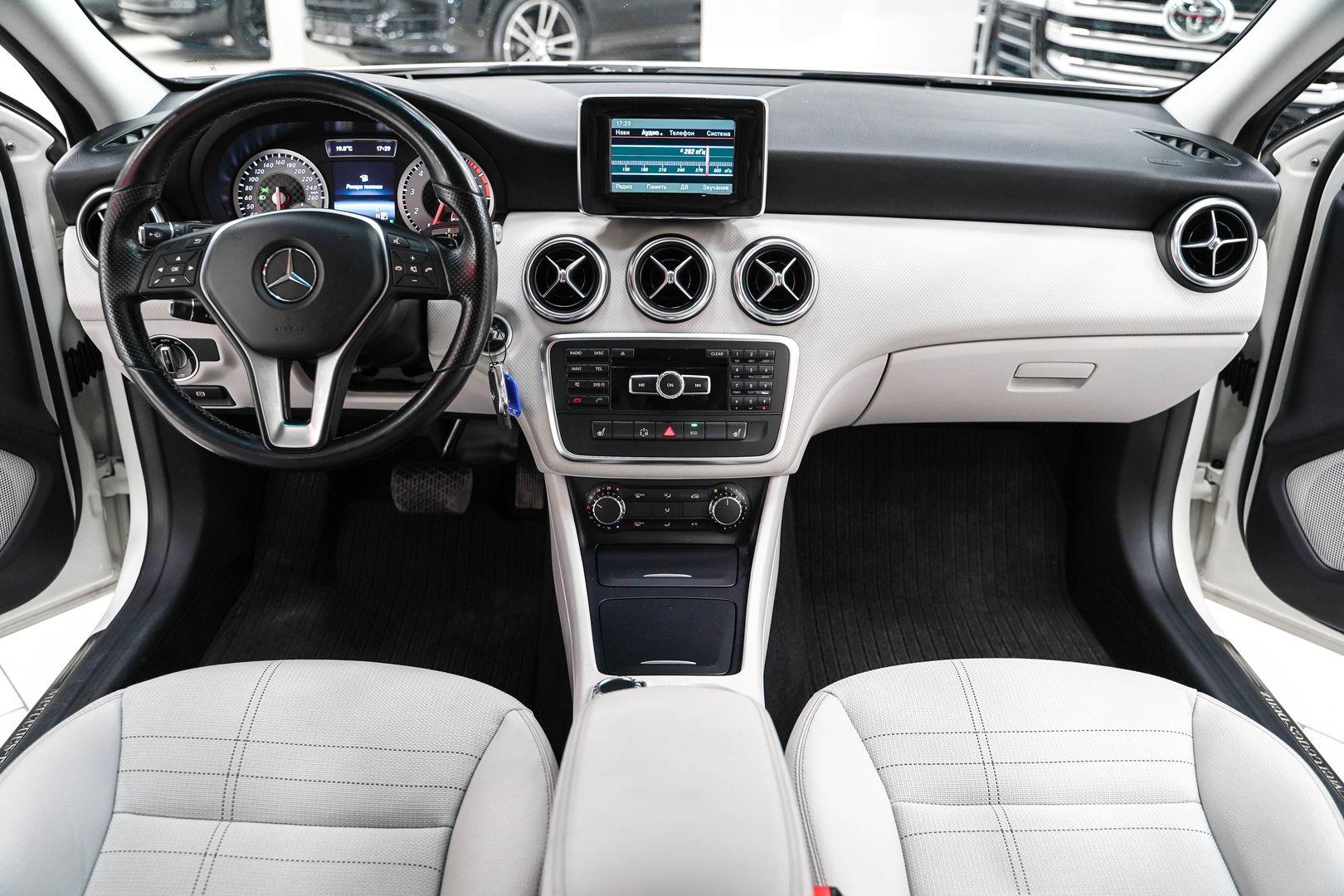 Mercedes-Benz A-Класс 2013, белый, ДЦ Орехово