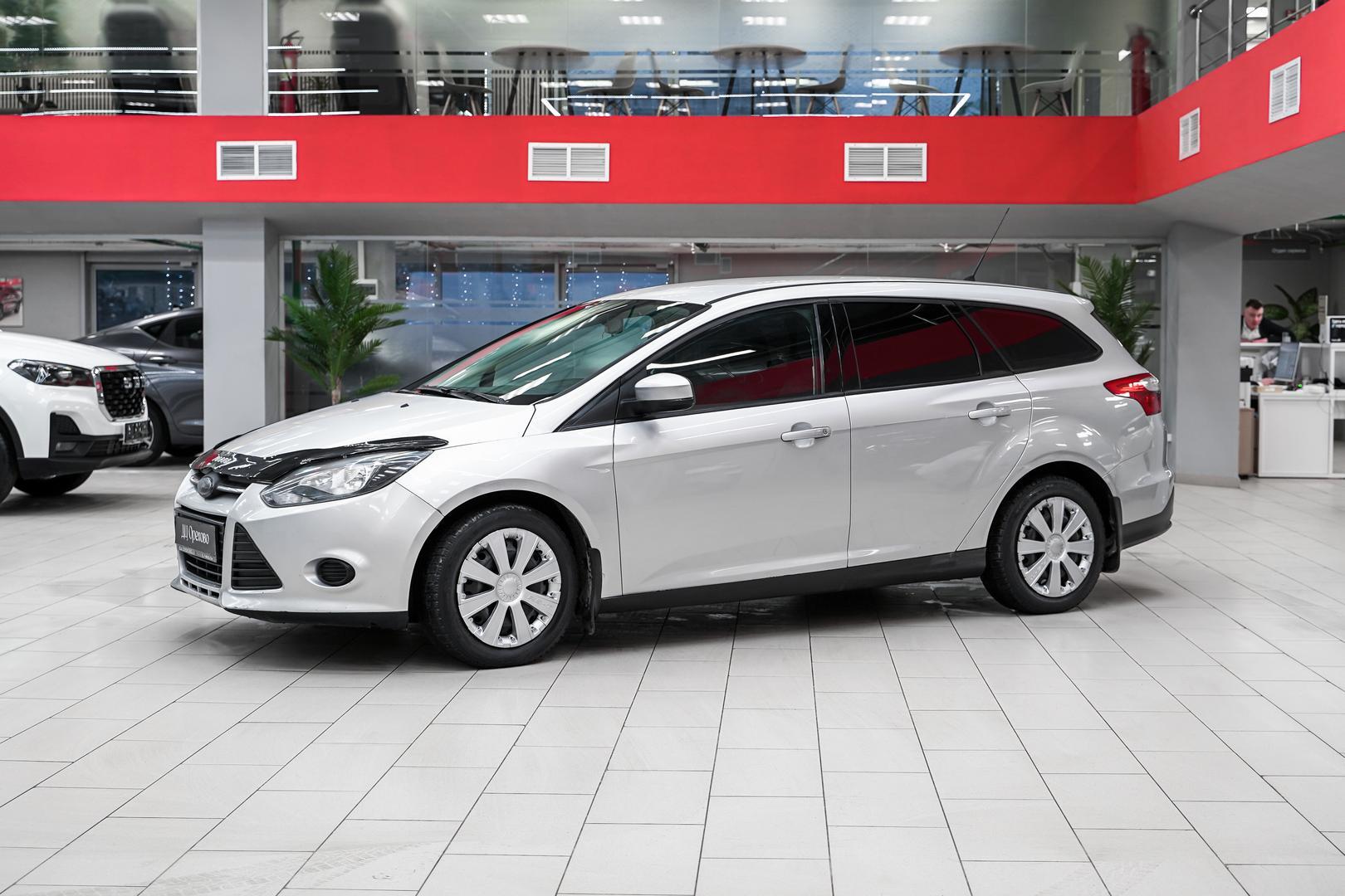 Ford Focus 2013, серебряный, ДЦ Орехово