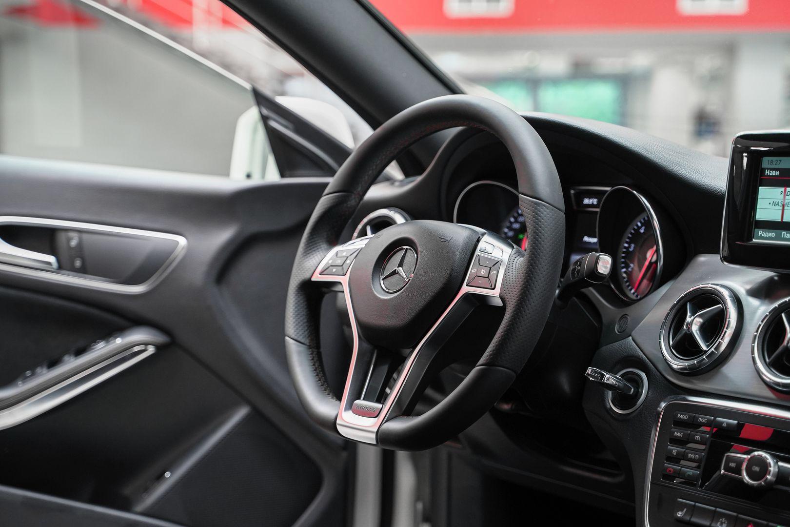 Mercedes-Benz CLA 2014, белый, ДЦ Орехово