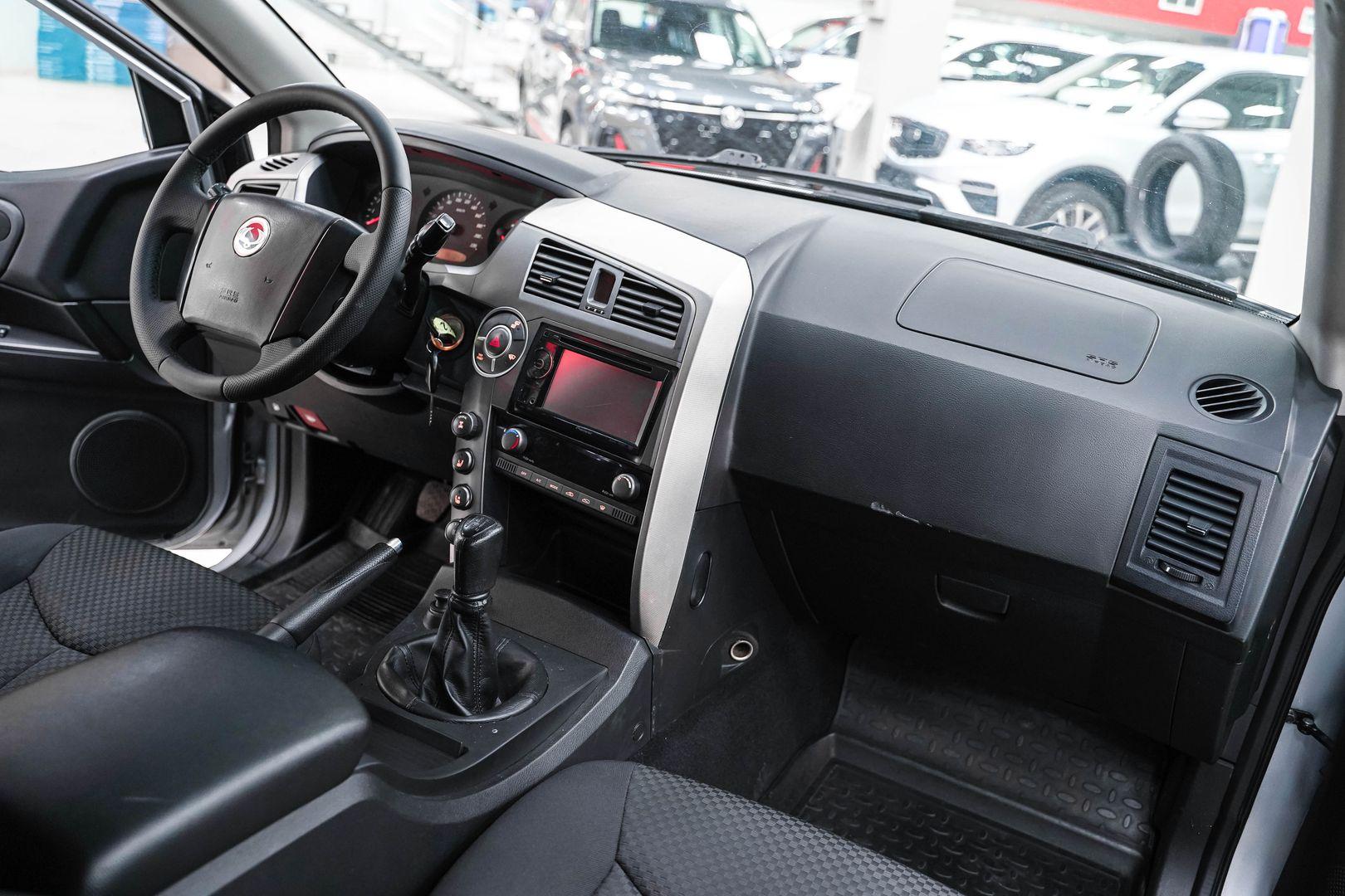 SsangYong Kyron 2013, серебряный, ДЦ Орехово